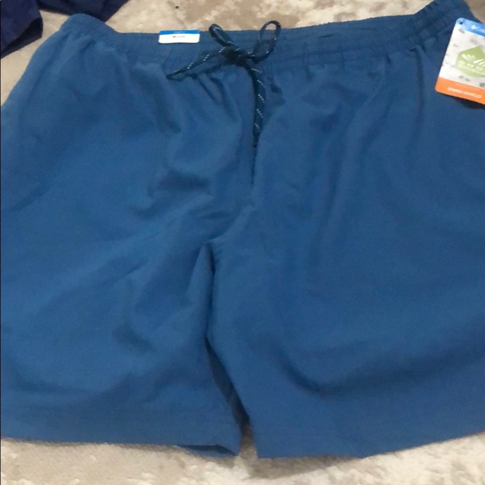Columbia shorts new
